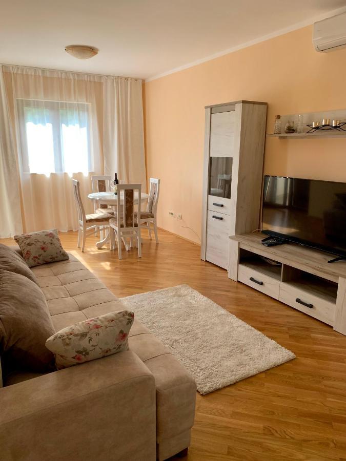Lastochka.Mne Apartments Баошичі Екстер'єр фото